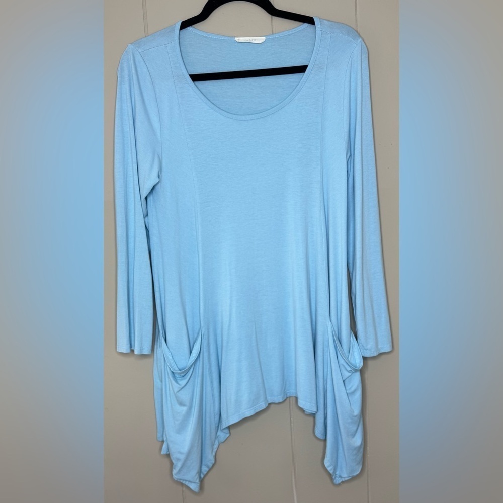 Entro  Asymmetrical Jersey Long Sleeve Blouse Womens Size Medium